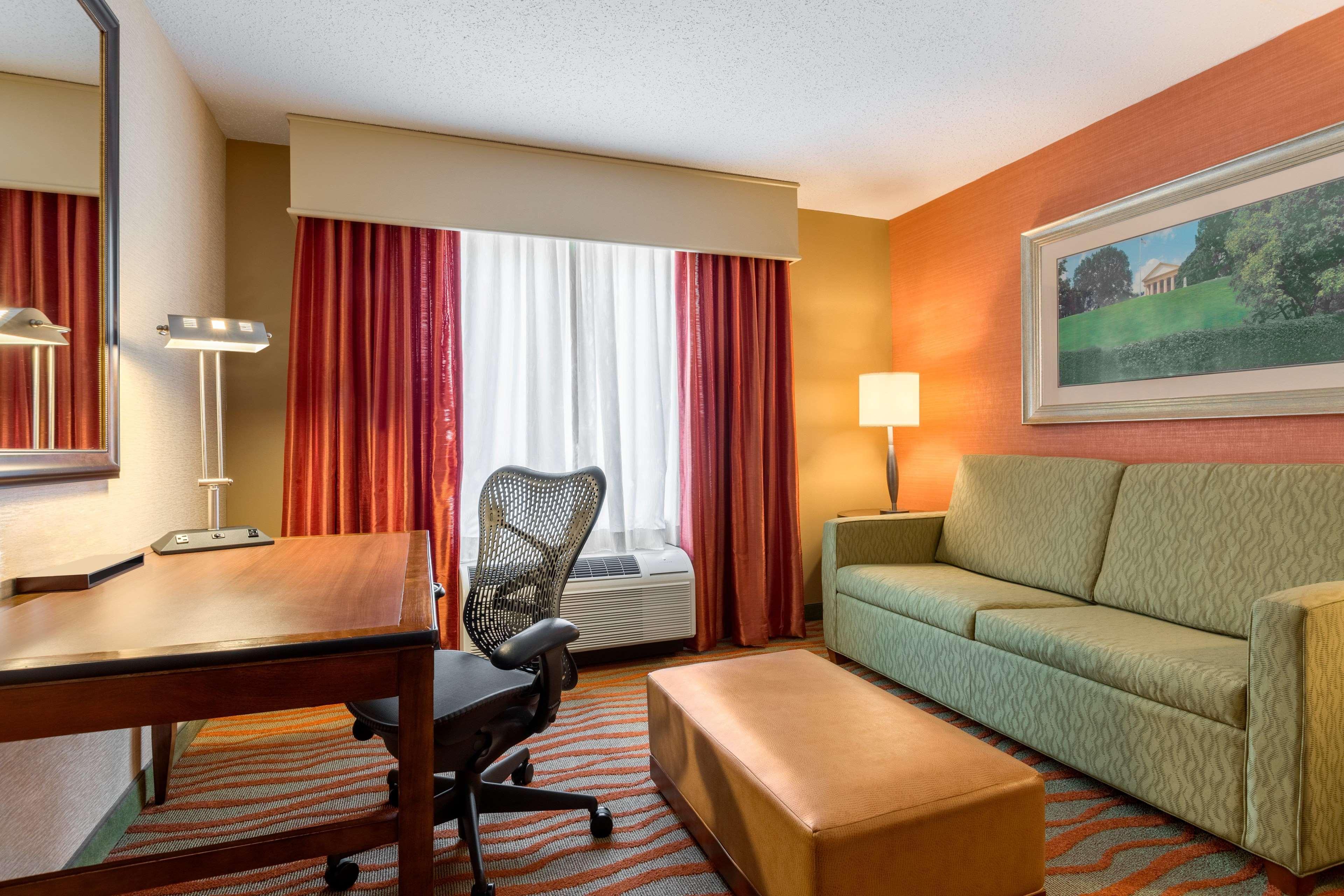 Hilton Garden Inn Arlington/Courthouse Plaza Esterno foto