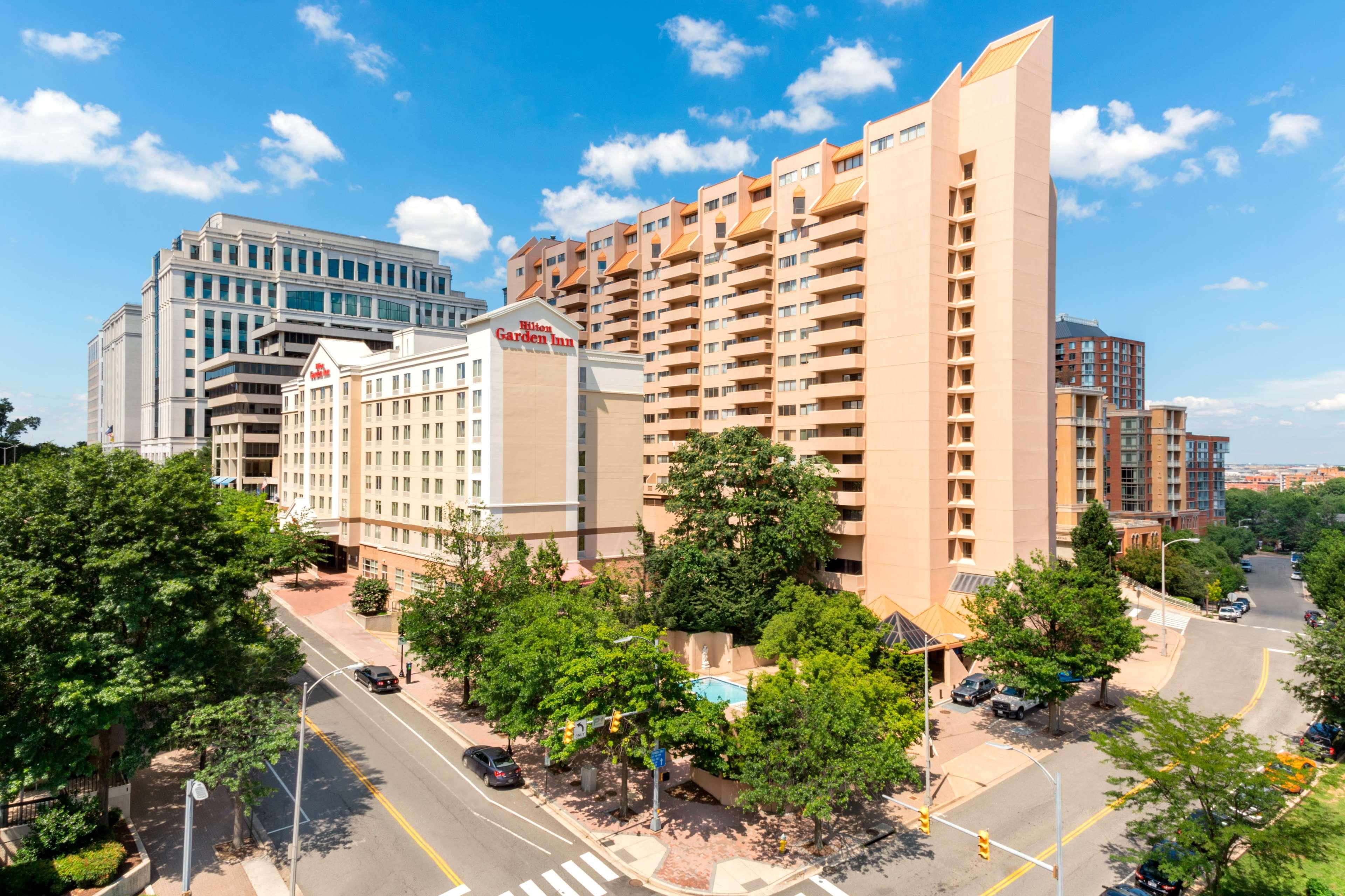 Hilton Garden Inn Arlington/Courthouse Plaza Esterno foto
