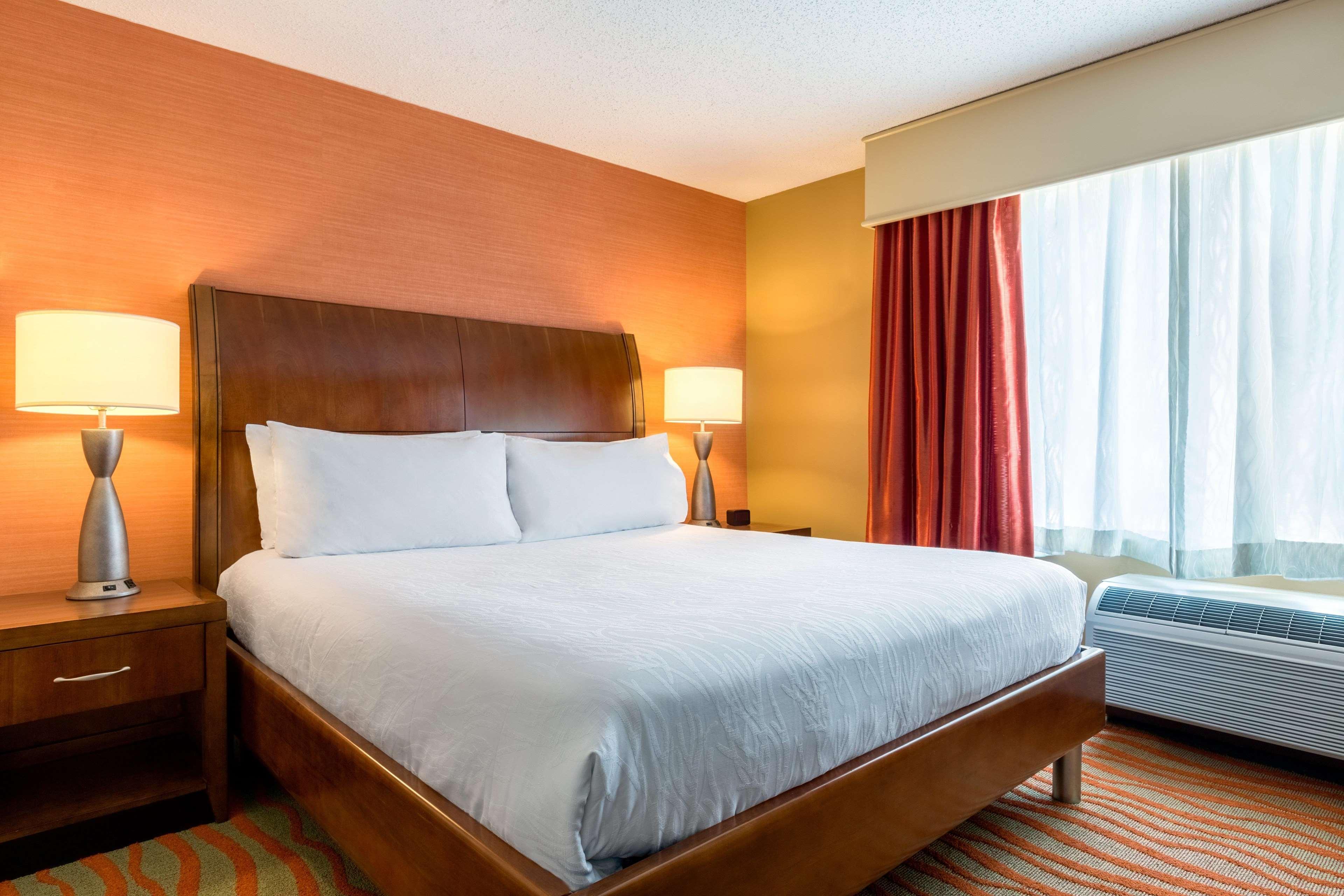 Hilton Garden Inn Arlington/Courthouse Plaza Esterno foto