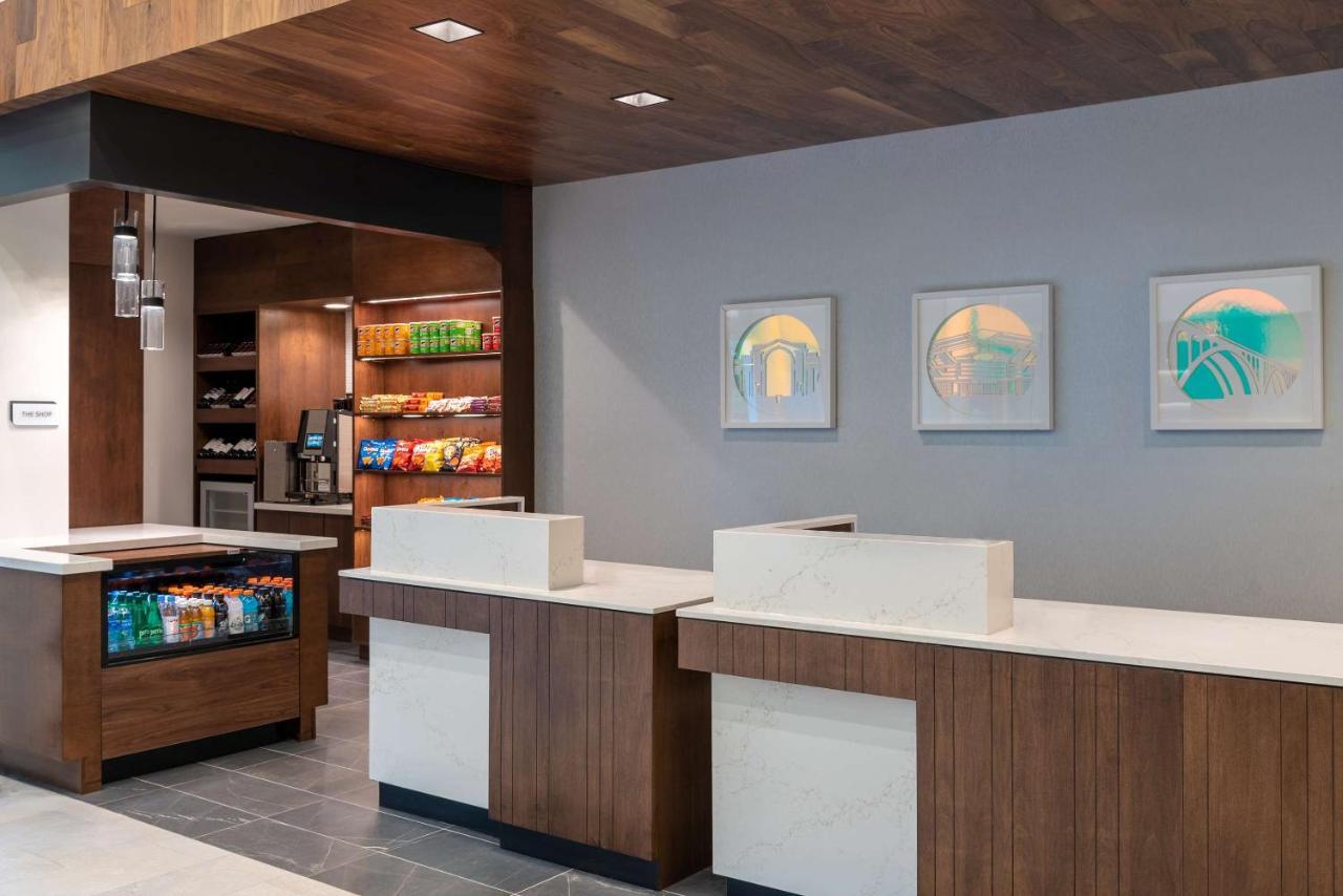 Hilton Garden Inn Arlington/Courthouse Plaza Esterno foto