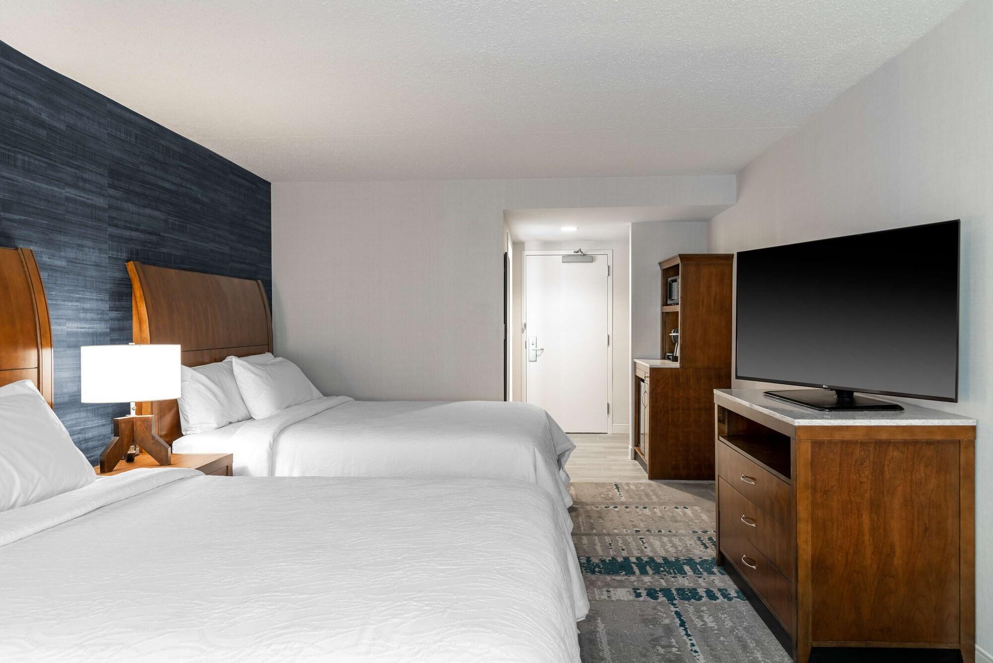 Hilton Garden Inn Arlington/Courthouse Plaza Esterno foto