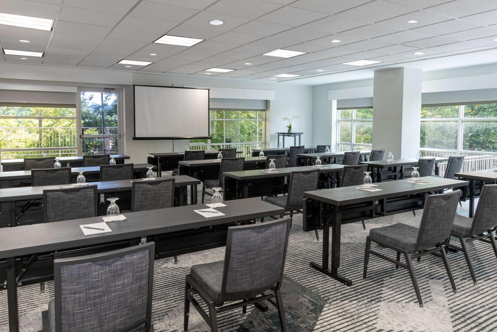 Hilton Garden Inn Arlington/Courthouse Plaza Esterno foto