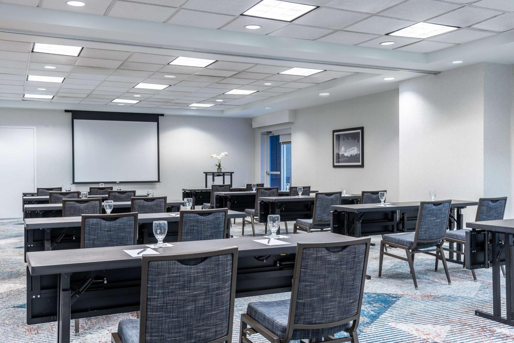 Hilton Garden Inn Arlington/Courthouse Plaza Esterno foto