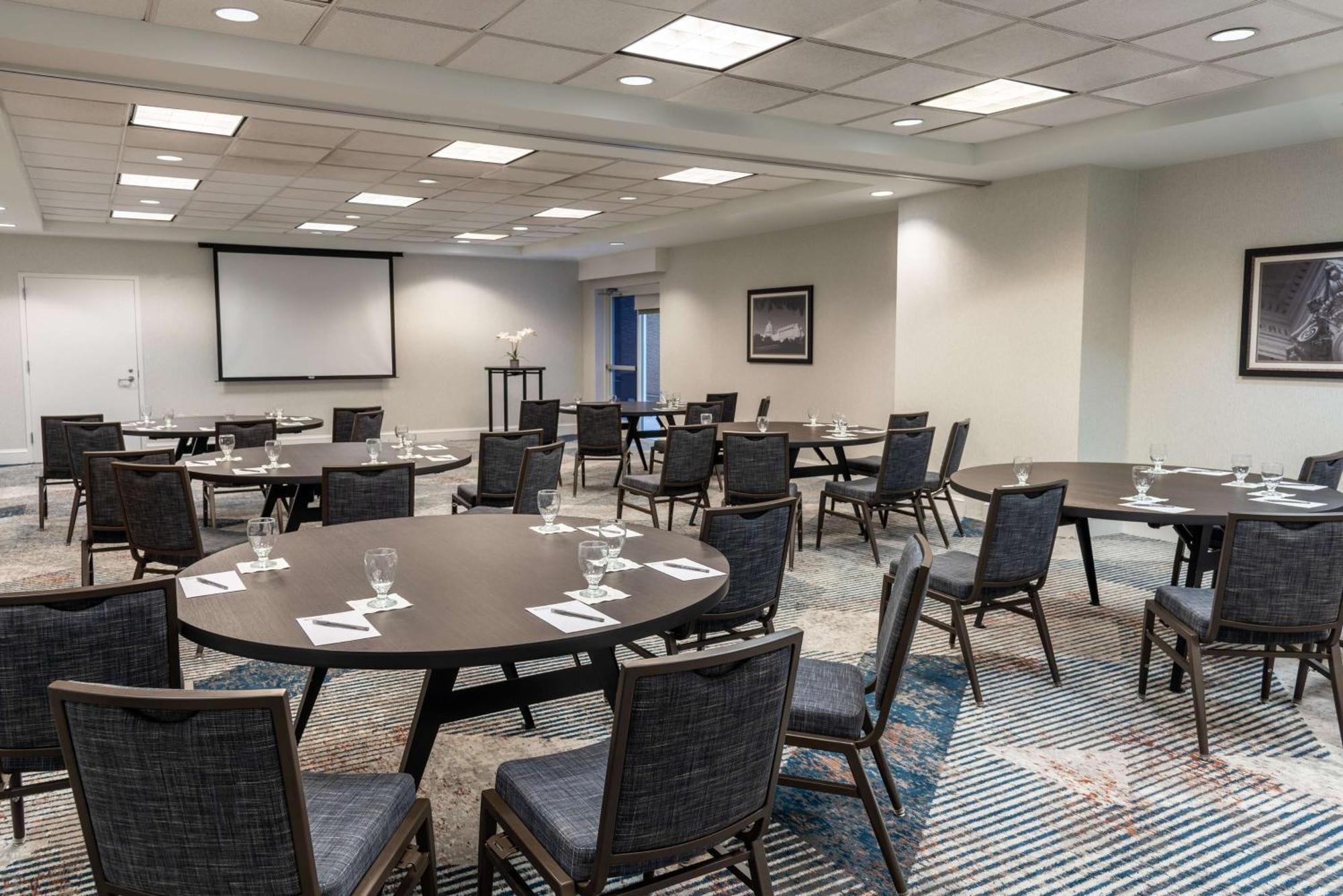 Hilton Garden Inn Arlington/Courthouse Plaza Esterno foto