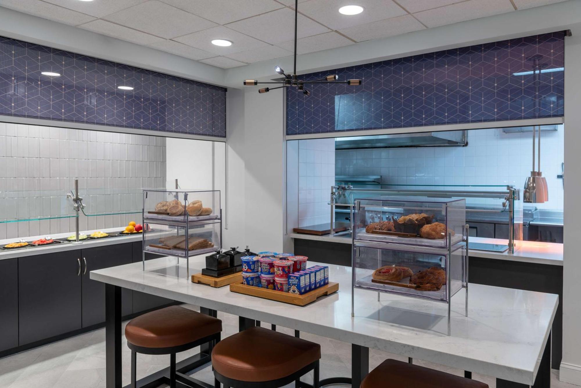 Hilton Garden Inn Arlington/Courthouse Plaza Esterno foto